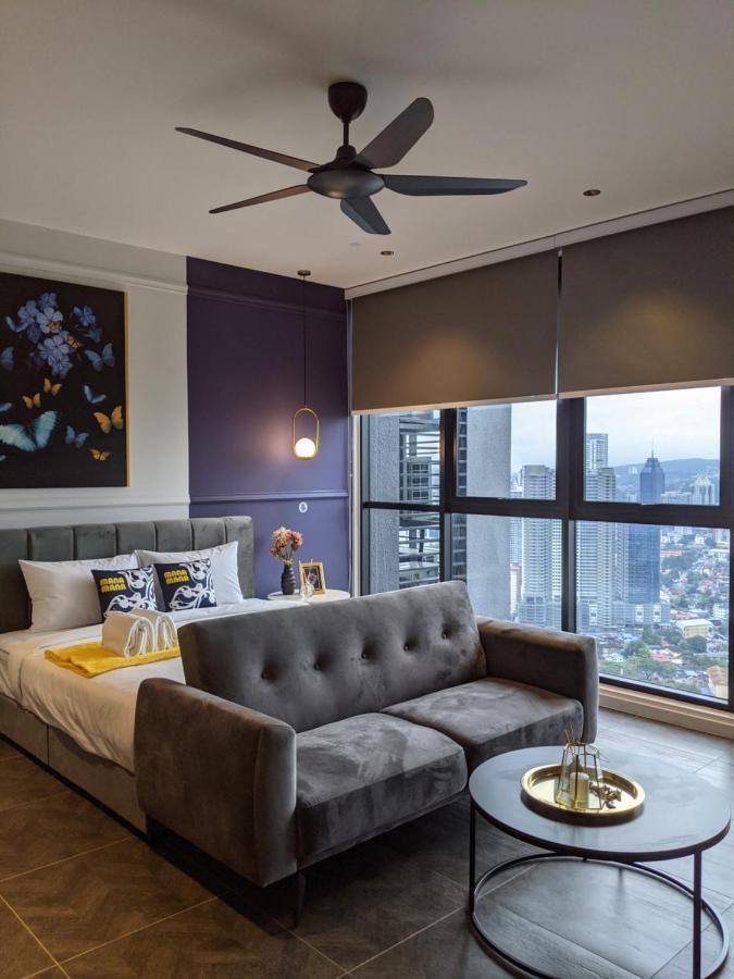 King Studio with Sofa Bed